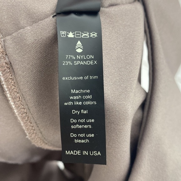 Stone Fox Sweat Twist Front Sports Bra Size Large - Picture 3 of 4